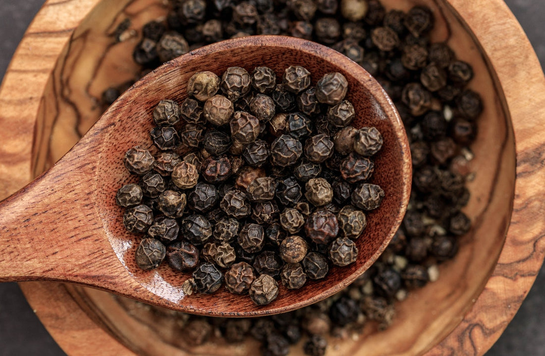 Pflanzenstoff Piperin, was der natürliche Bioenhancer aus scharzem Pfeffer alles kann.